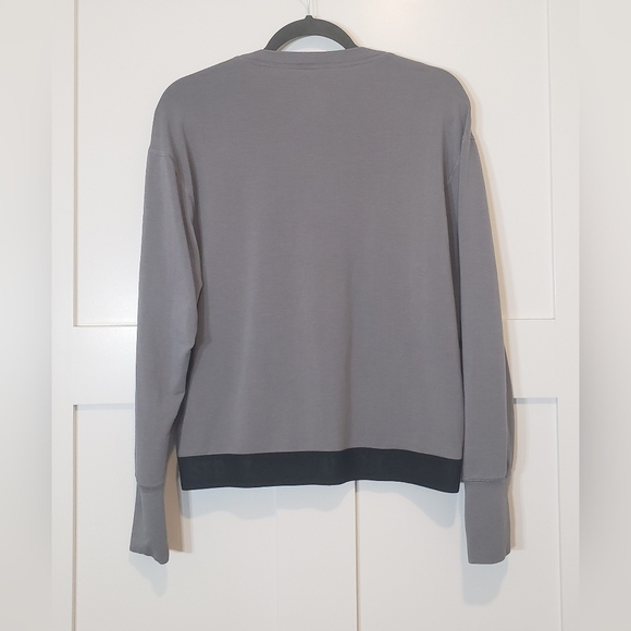 Nike Dri Fit Training Top Long Sleeve Gray Size Small JUST DO IT On Rear Waist - Picture 10 of 16